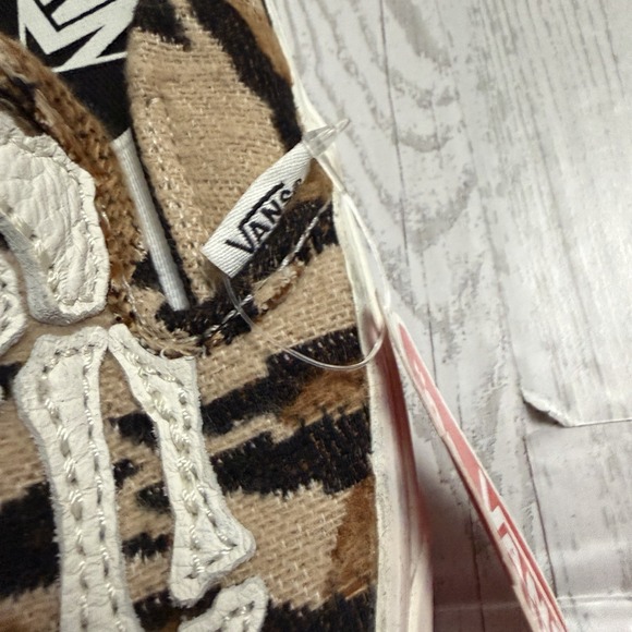 Vans Skeleton Appliqué Slip-on Shoes Women's 6 Men's 4.5 Halloween Goth Rocker - Picture 8 of 9